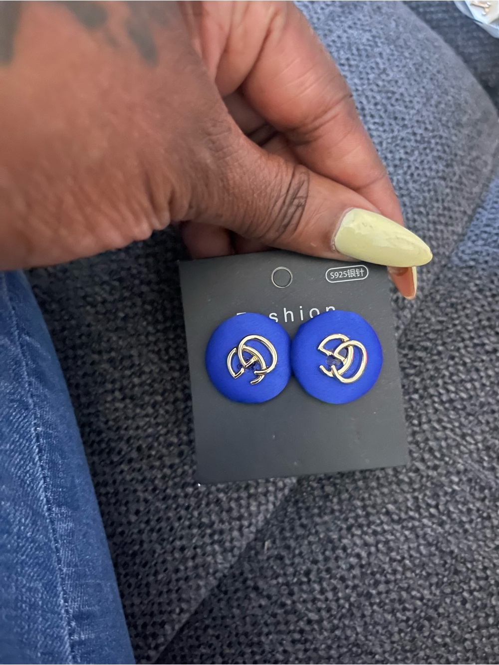 Women’s blue circle post earrings